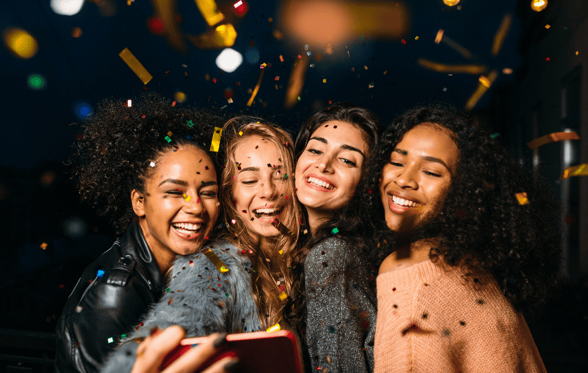 fiesta con amigas img